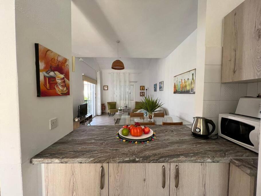 The Best Prime Location Lovely 1 Bedroom Apartment Paphos Exteriör bild
