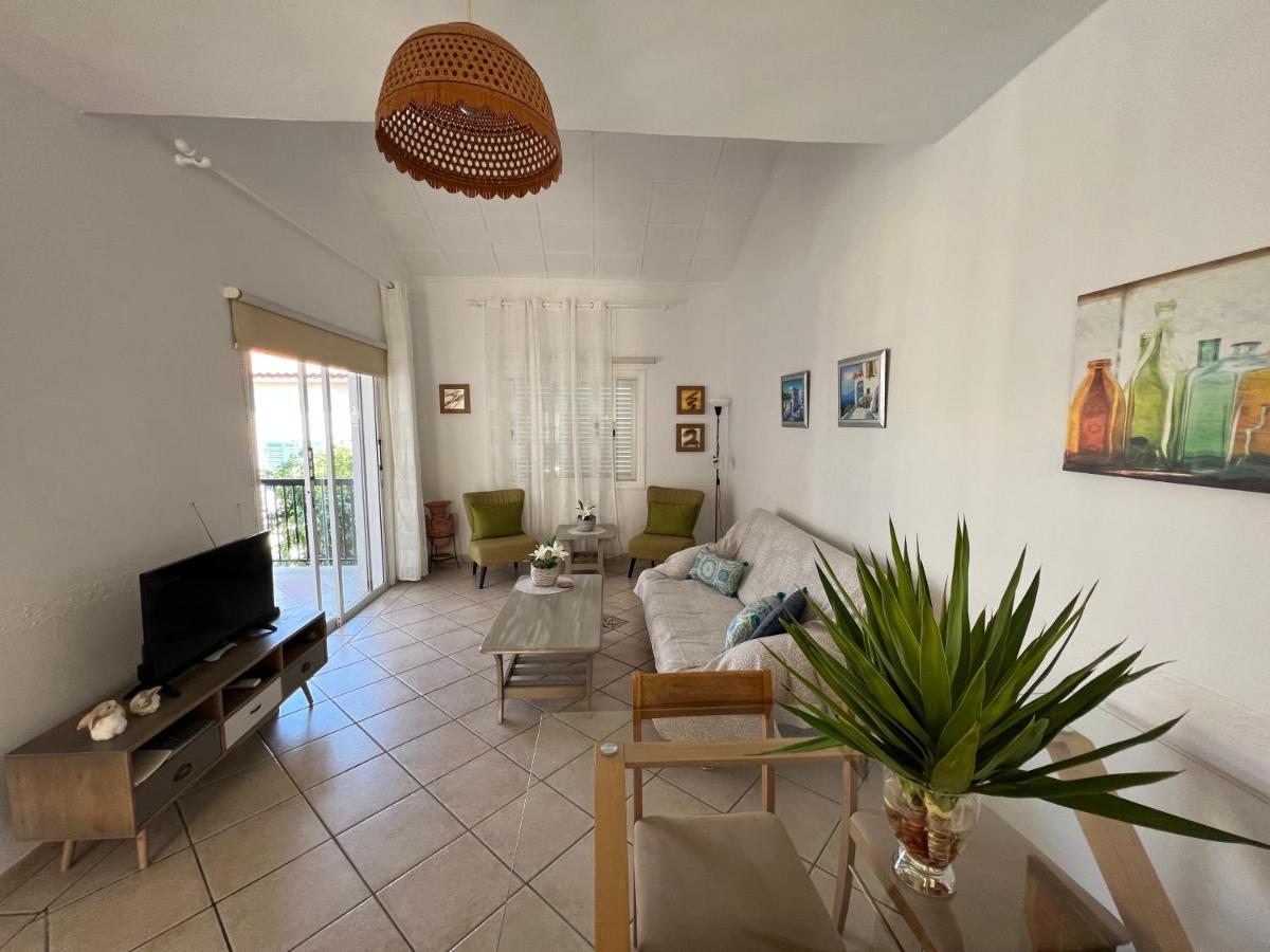 The Best Prime Location Lovely 1 Bedroom Apartment Paphos Exteriör bild