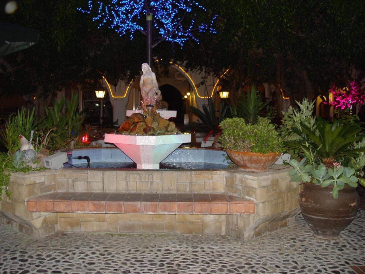 The Best Prime Location Lovely 1 Bedroom Apartment Paphos Exteriör bild